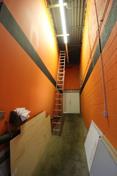 More Photos Of 3 Washington St, North Reading Warehouse For Sale