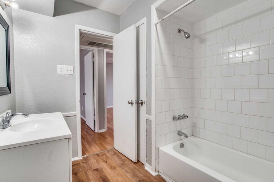 More Photos Of 14000 Esperanza Rd, Dallas Apartments For Sale