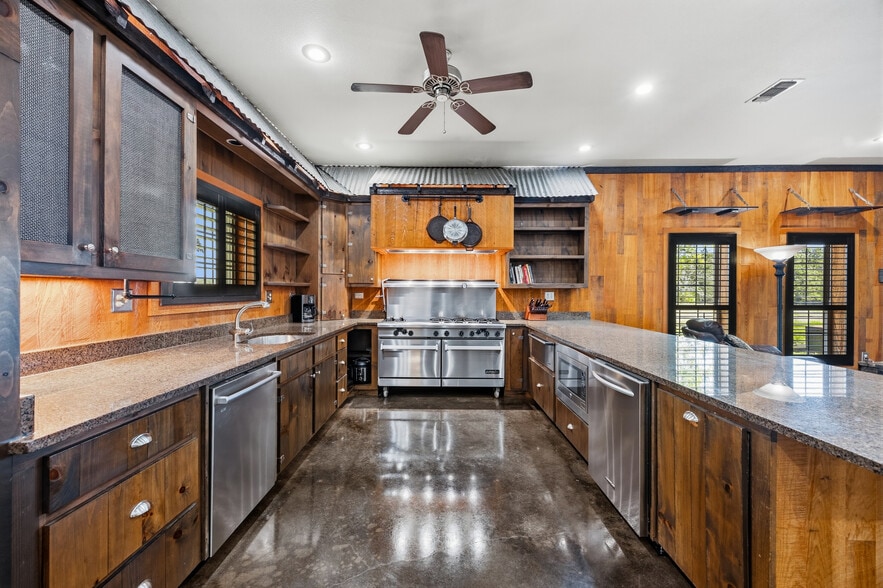 More Photos Of 1276 County Road 3318, Greenville Lodge Meeting Hall For Sale