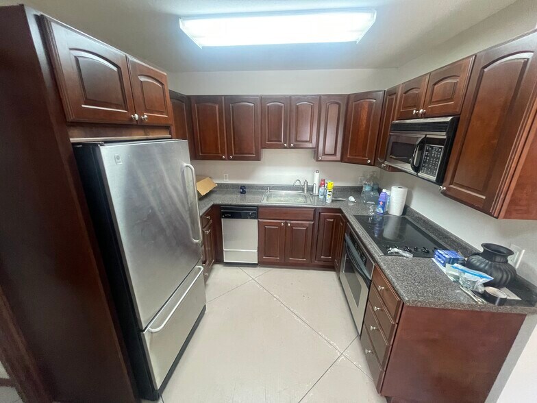 More Photos Of 212 W Heavy Traffic Way, Tulsa Manufacturing For Lease