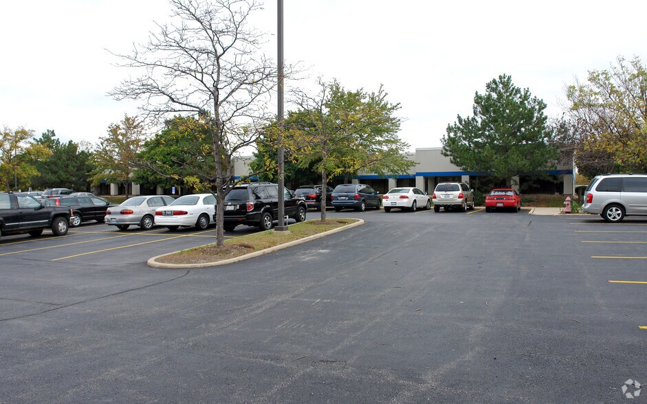 More Photos Of 1-9 E Commerce Dr, Schaumburg Office For Sale