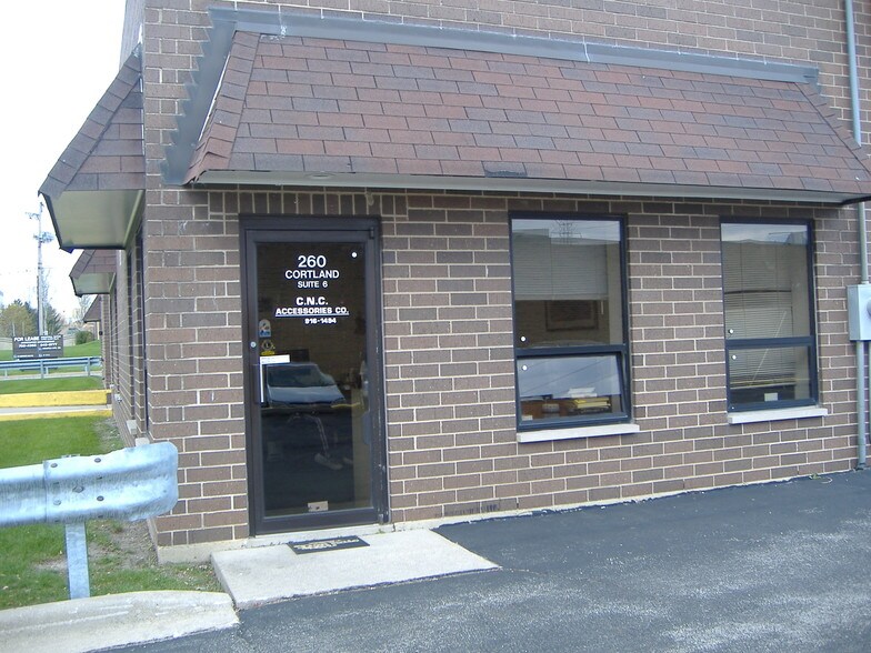 More Photos Of 260 Cortland Ave, Lombard Warehouse For Lease