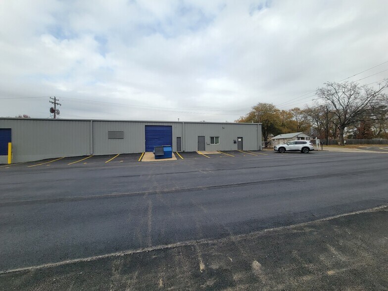 More Photos Of 517 Delia Dr, Longview Warehouse For Lease
