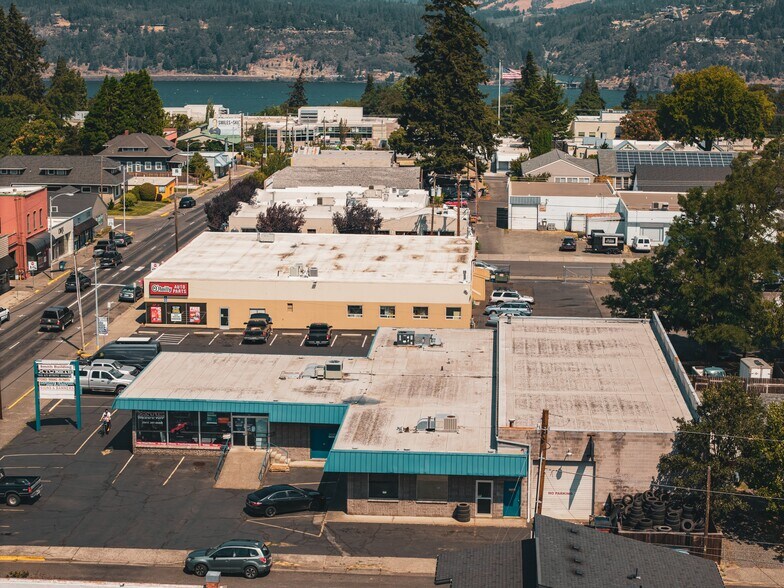 More Photos Of 1203 12th St, Hood River Showroom For Sale