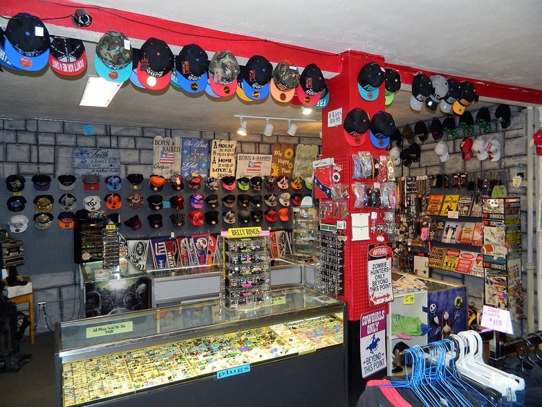 More Photos Of 162 E Main St, Klamath Falls Freestanding For Sale