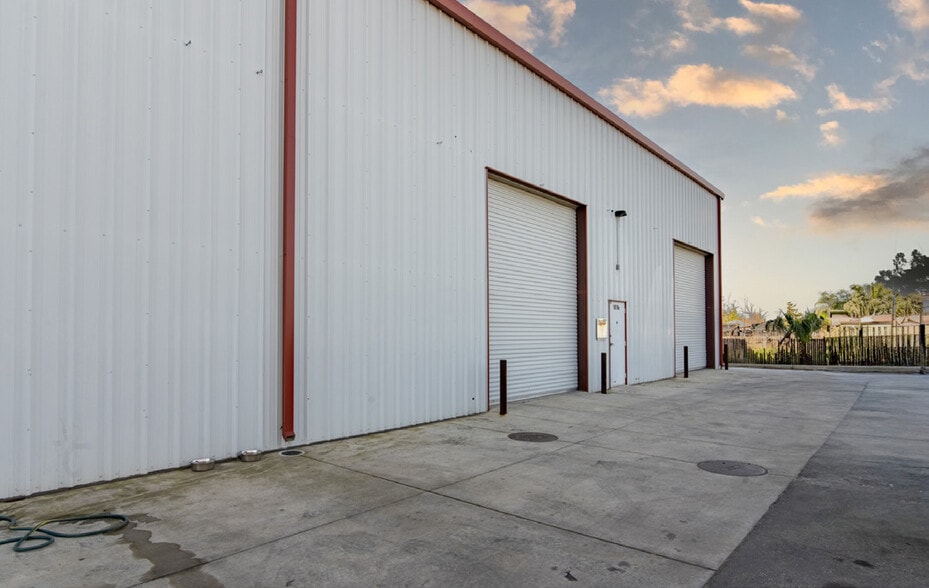 More Photos Of 1619 Elzworth St, Bakersfield Showroom For Lease