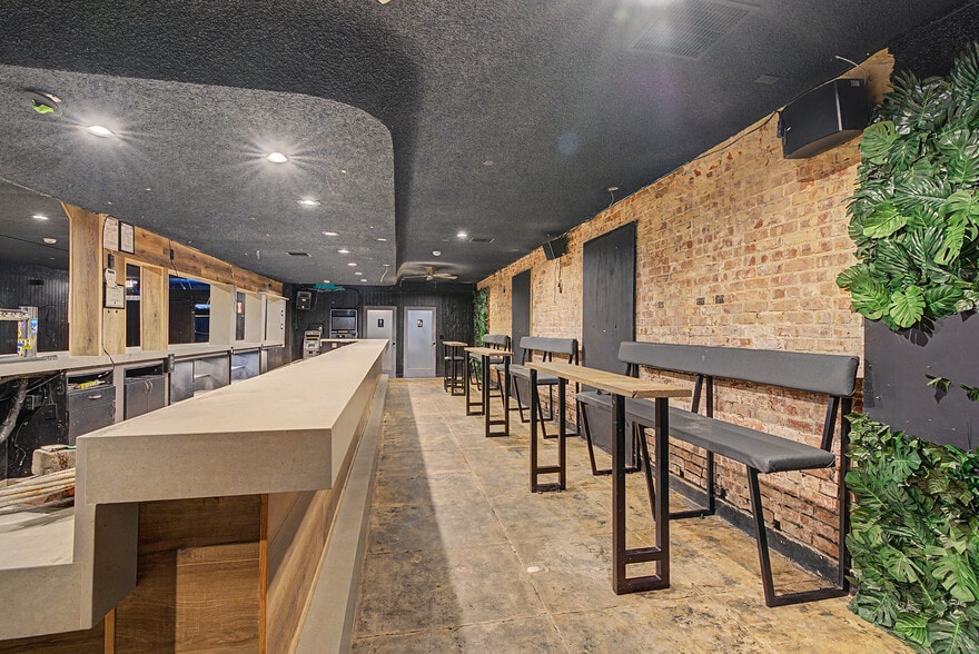 More Photos Of 1253 E 4th St, Long Beach Bar For Sale