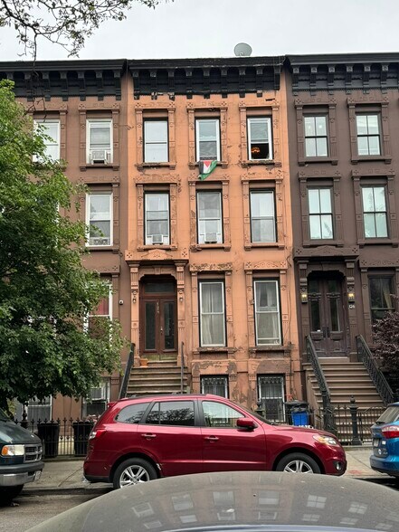 More Photos Of 128 Hancock St, Brooklyn Apartments For Sale