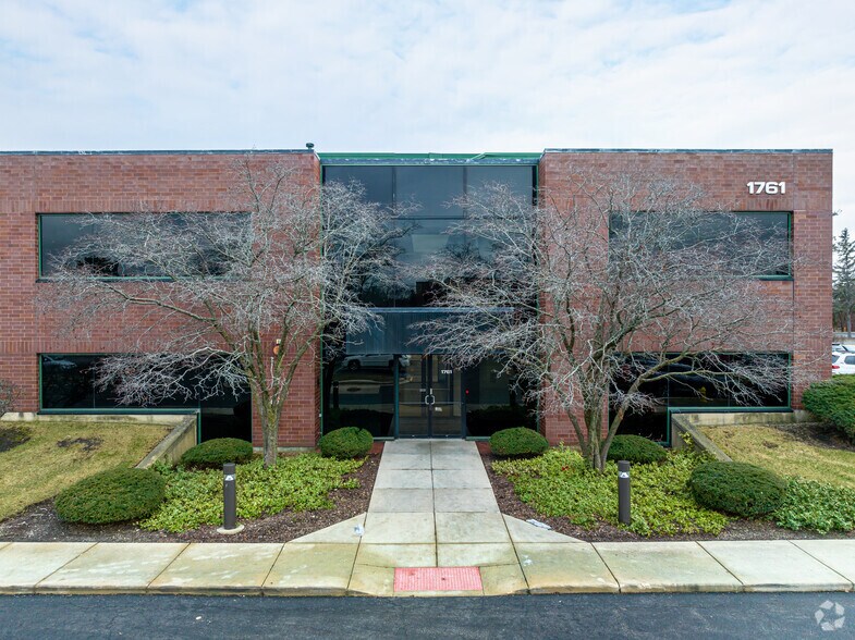 More Photos Of 1761 S Naperville Rd, Wheaton Office For Sale
