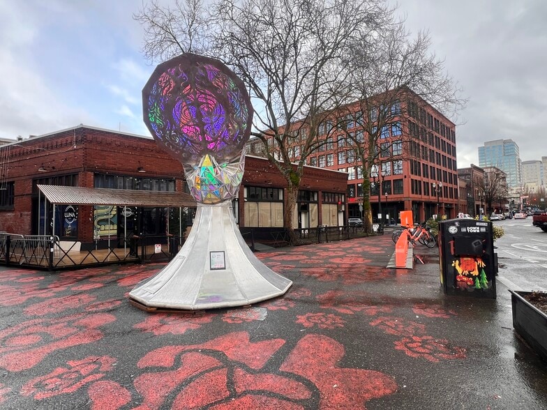 More Photos Of 36-50 SW 3rd Ave, Portland Storefront For Lease