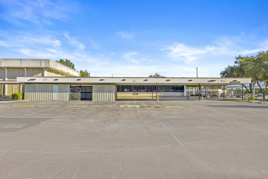 More Photos Of 2401 Termini St, Dickinson Land For Sale