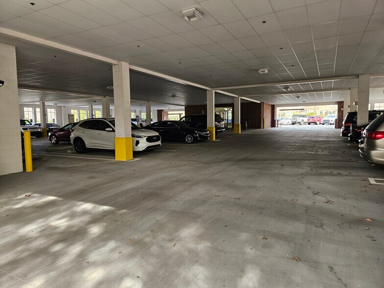 More Photos Of 751 Cool Springs Blvd, Franklin Office For Lease