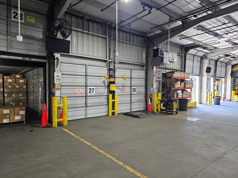 More Photos Of 36 N Hackensack Ave, Kearny Truck Terminal For Lease