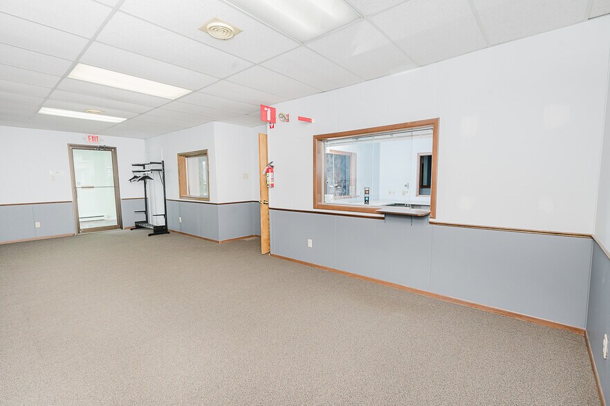 More Photos Of 1482 Butler Rd, Worthington Medical For Sale