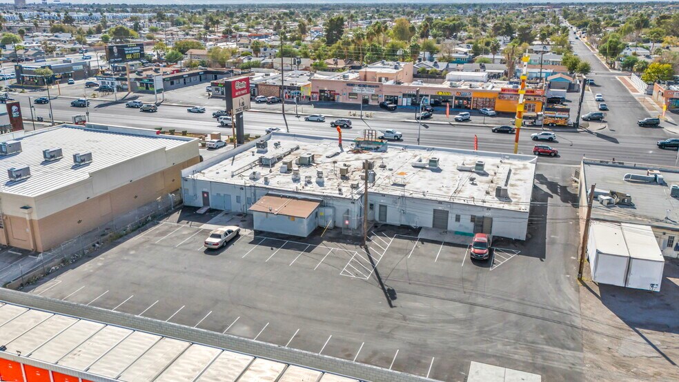 More Photos Of 2021 E Charleston Blvd, Las Vegas Storefront Retail Office For Lease