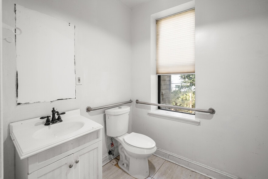 More Photos Of 736 Washington St, Hoboken Storefront Retail Residential For Lease