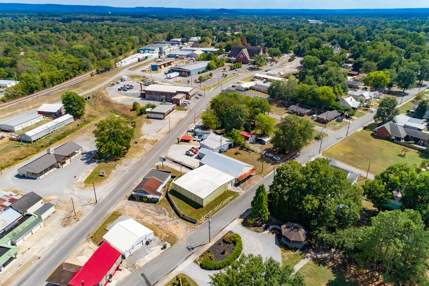 More Photos Of 217 Sparkman St SW, Hartselle Warehouse For Sale