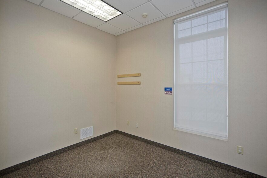 More Photos Of 422 Main St, Easthampton Freestanding For Lease