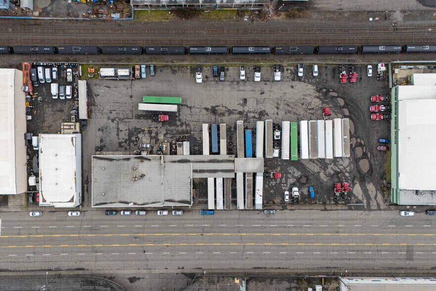 More Photos Of 3147 NW Front Ave, Portland Warehouse For Sale