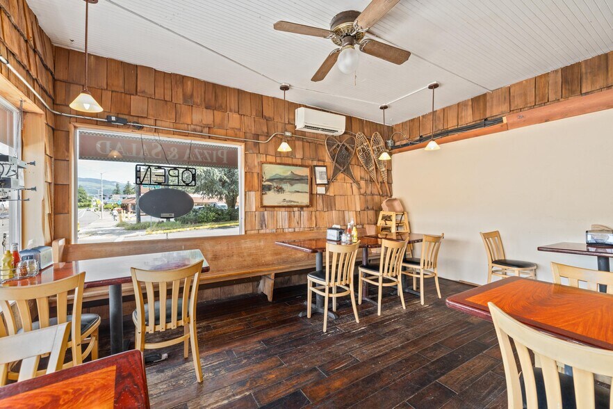 More Photos Of 500 Wanapa, Cascade Locks Restaurant For Sale