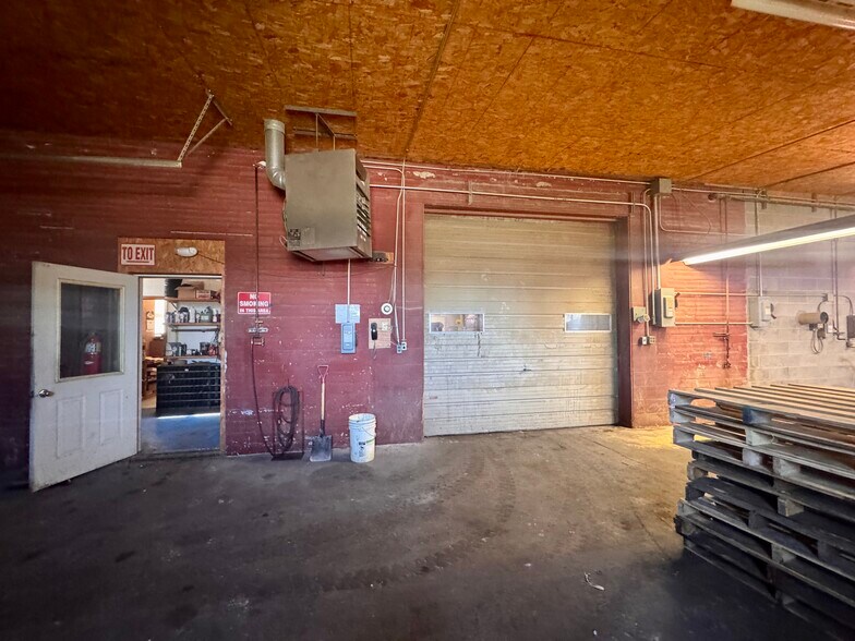More Photos Of 205 W Main St, Bushnell Industrial For Sale