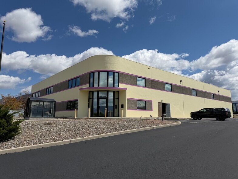 Primary Photo Of 5 Airpark Vista Blvd, Dayton Manufacturing For Sale