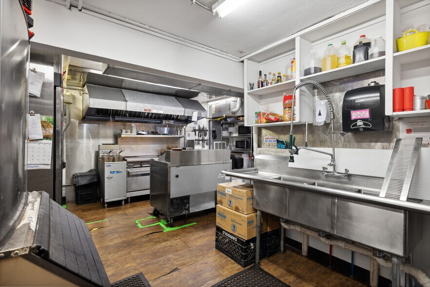 More Photos Of 1126 Smelter Ave NE, Black Eagle Bar For Sale