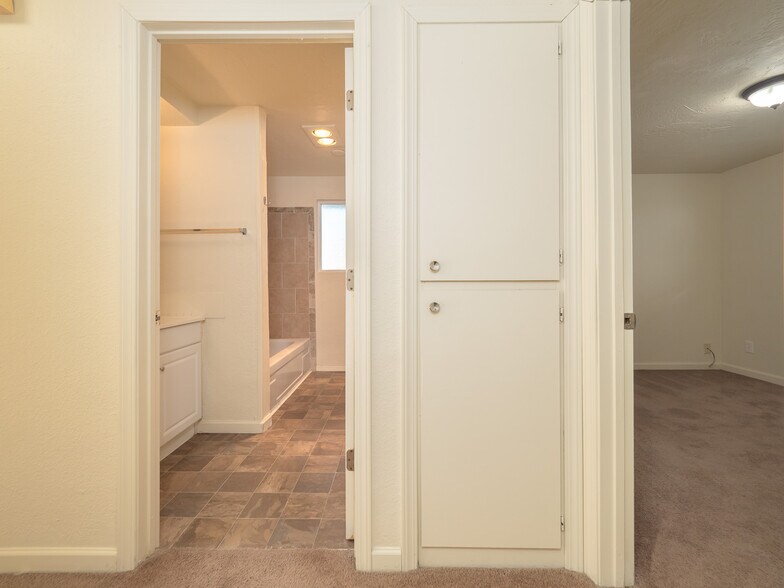 More Photos Of 1581 James St, Woodburn Multifamily For Sale