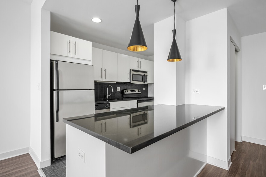 More Photos Of 4659 S Drexel Blvd, Chicago Apartments For Sale