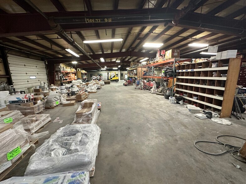 More Photos Of 125-137 Chambeau Rd, Fort Wayne Warehouse For Sale