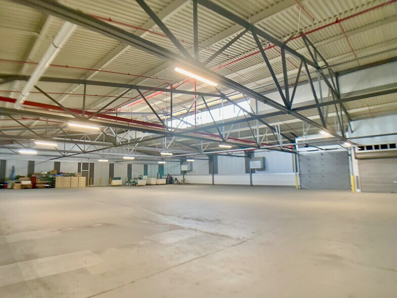 More Photos Of 612 Nogalitos St, San Antonio Flex For Sale