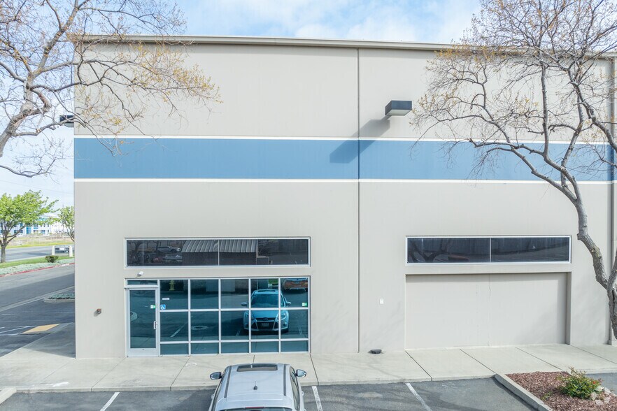 More Photos Of 6251 Florin Perkins Rd, Sacramento Warehouse For Lease