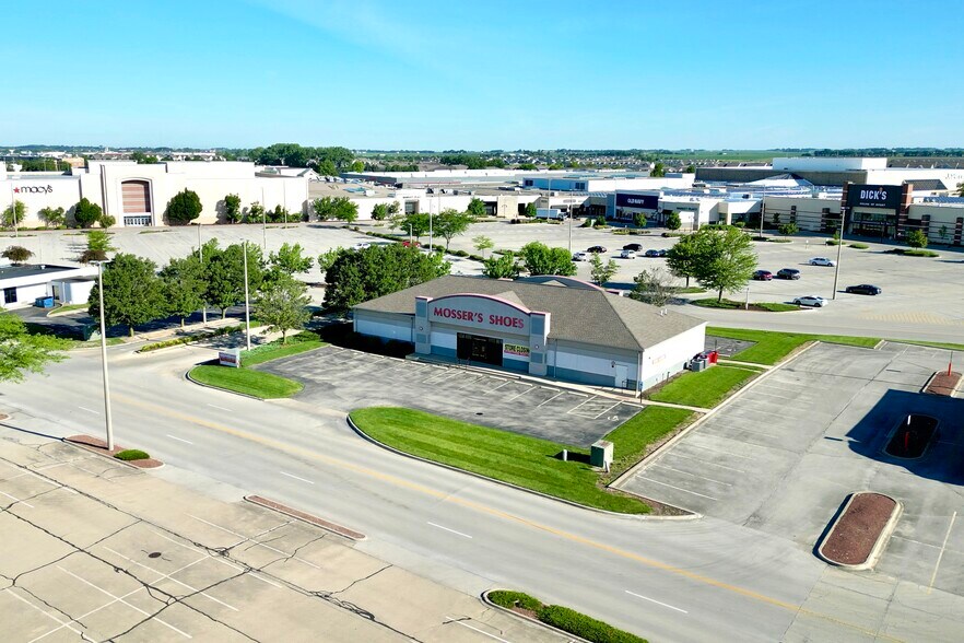 More Photos Of 6 Convenience Center Dr, Champaign Freestanding For Sale