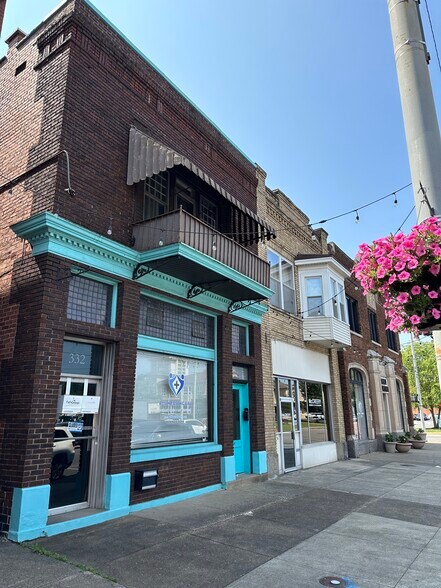 More Photos Of 332 15th St, Ashland General Retail For Sale