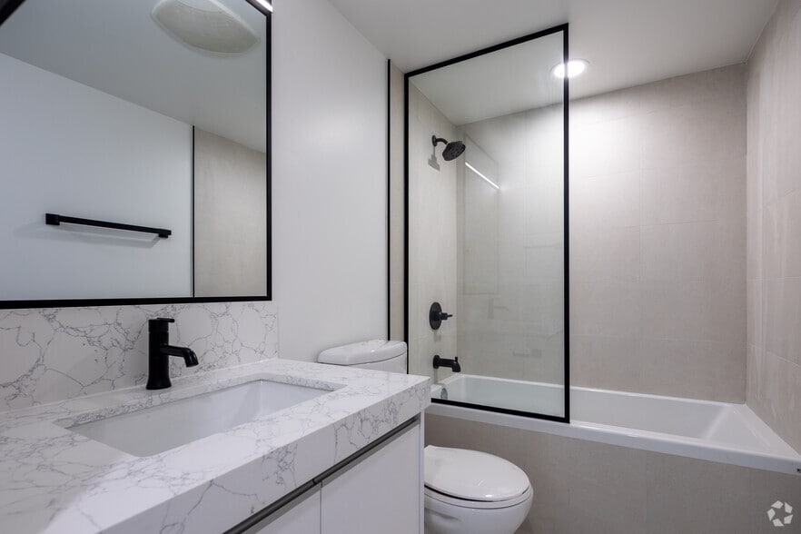 More Photos Of 150 Roehampton Ave, Toronto Apartments For Sale