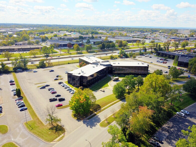 More Photos Of 10200 Linn Station Rd, Louisville Office For Lease