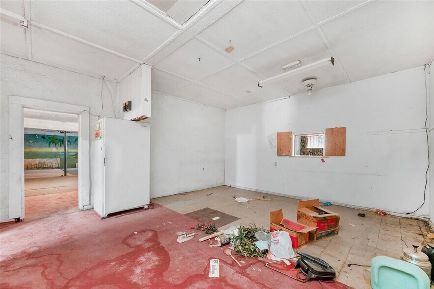 More Photos Of 624 Park Blvd, Orange Cove General Retail For Sale