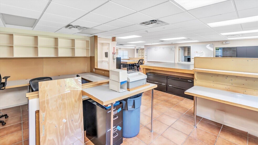 More Photos Of 921 County Road 39, Southampton Office For Sale