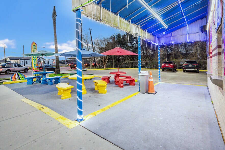 More Photos Of 2627 Allen Genoa Rd, Pasadena Carwash For Sale