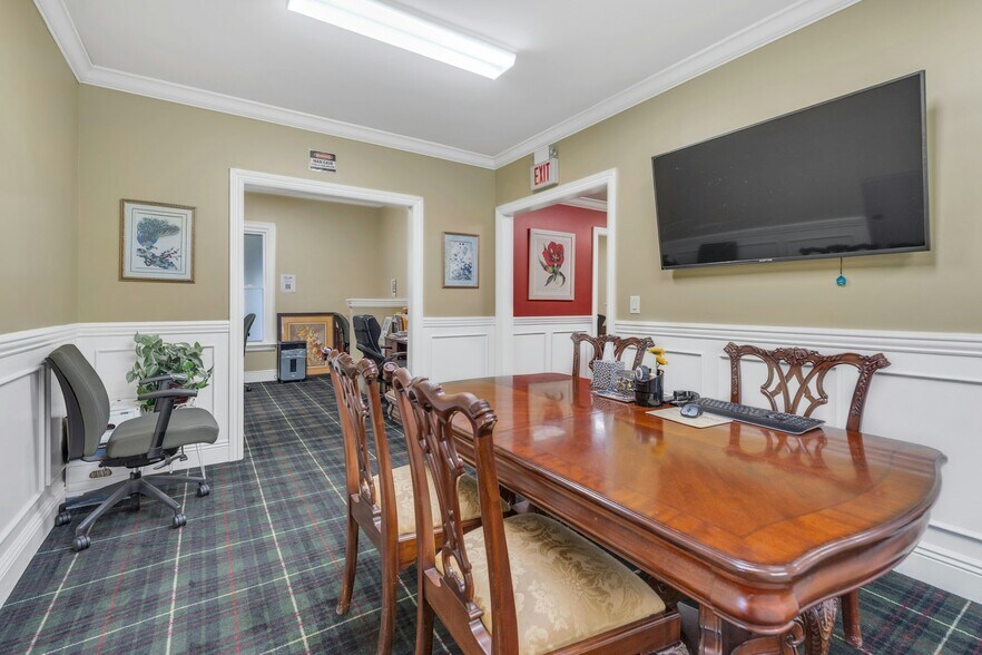 More Photos Of 47 E Main St, Ramsey Office Residential For Lease