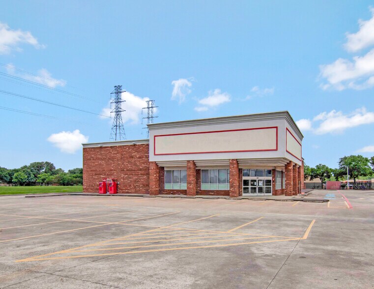 Primary Photo Of 2700 W Main St, League City Drugstore For Sale