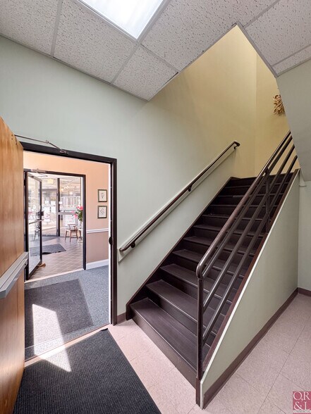 More Photos Of 72 Queen St, Southington Office For Lease