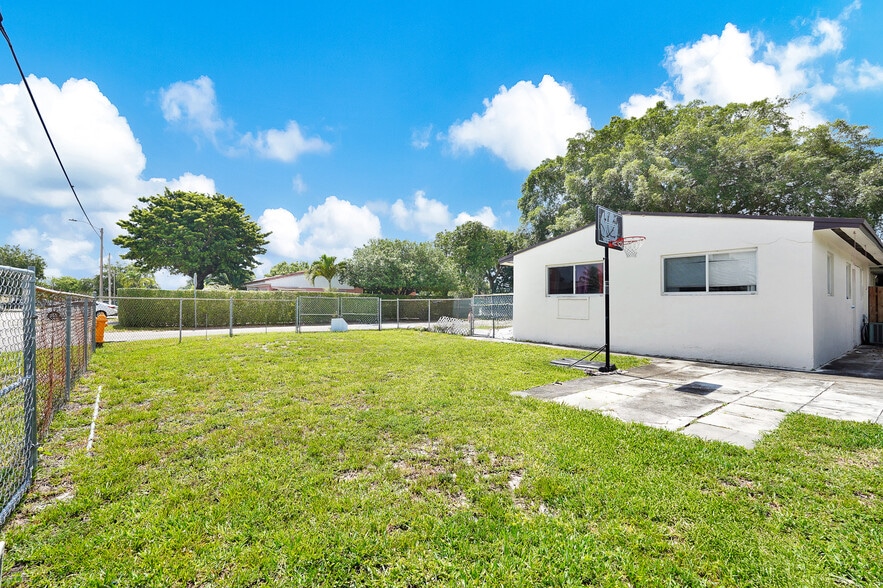 More Photos Of 3066 NW 92nd St & 9164-9174 NW 30 ct, Miami Manufactured Housing Mobile Home Park For Sale