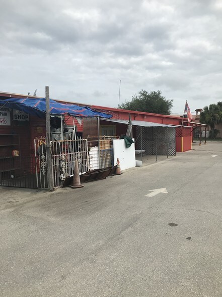 More Photos Of 270-272 Beth Stacey Blvd, Lehigh Acres Industrial For Sale