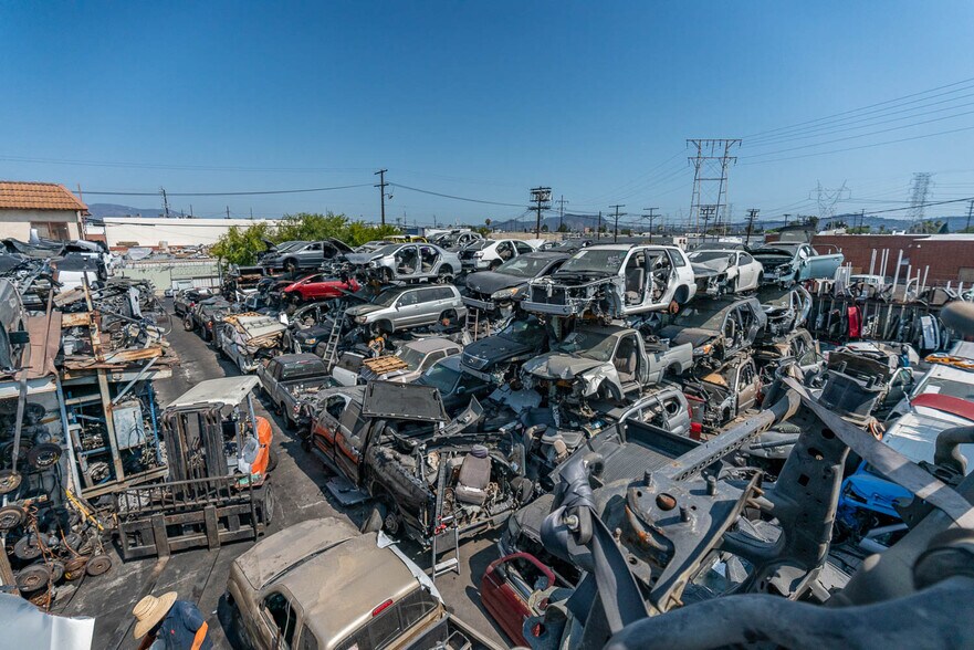 More Photos Of 11540 Hart St, North Hollywood Warehouse For Sale