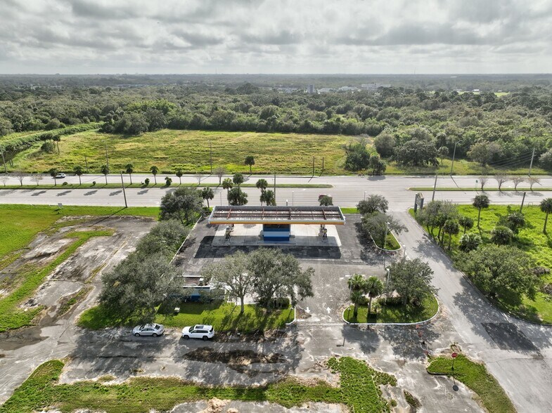 More Photos Of 4696 Okeechobee Rd, Fort Pierce Service Station For Sale