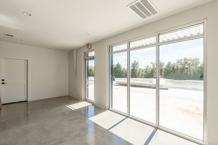 More Photos Of 4091 Ashley ln, College Station Warehouse For Lease