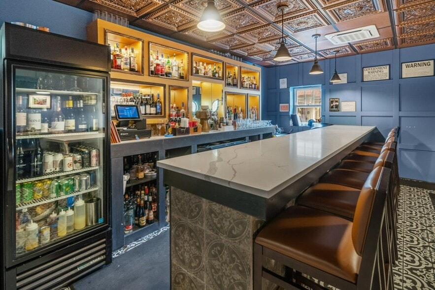More Photos Of 340 Hamilton St, Albany Restaurant For Sale