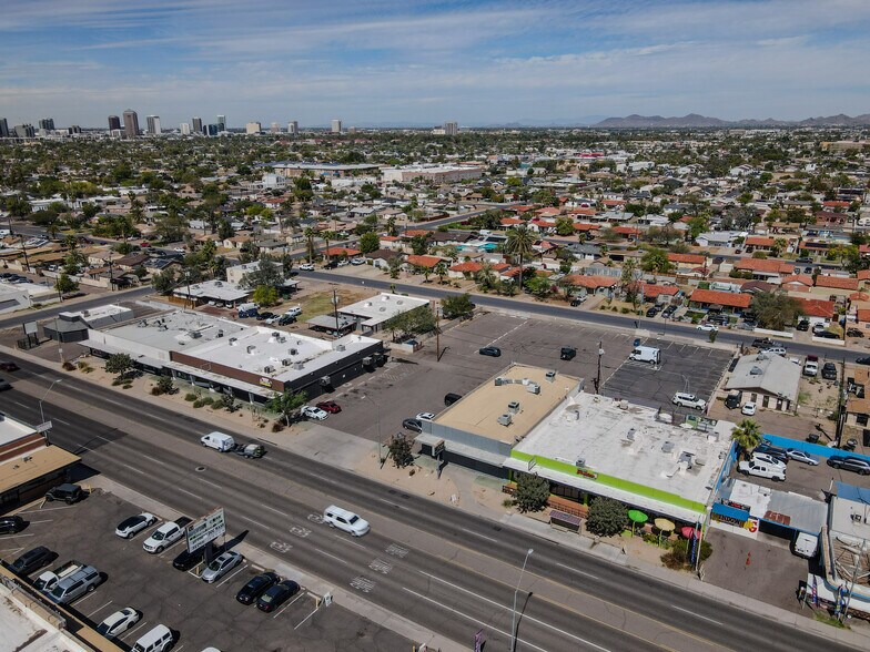 More Photos Of 1730 E McDowell Rd, Phoenix Bar For Lease