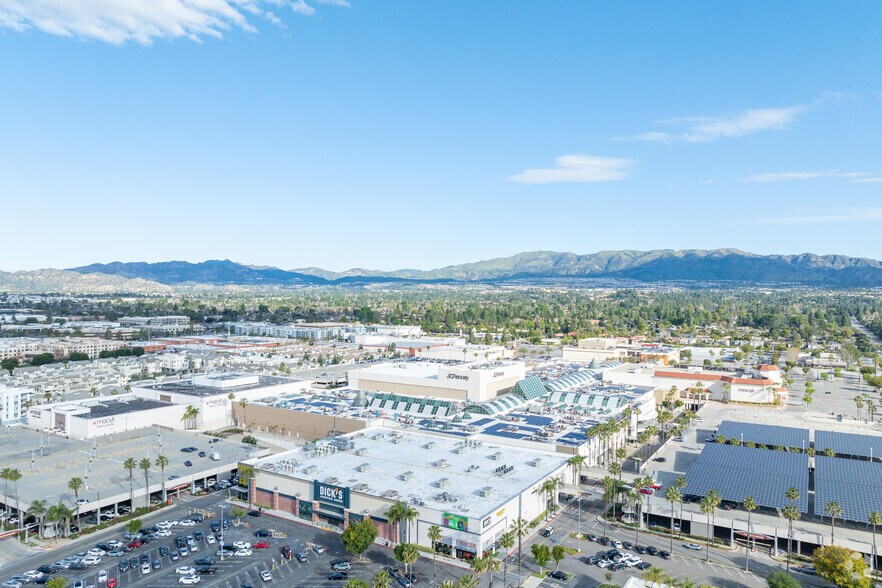 More Photos Of 9301 Tampa Ave, Northridge Unknown For Lease